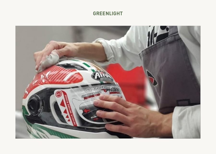 cara mencuci helm