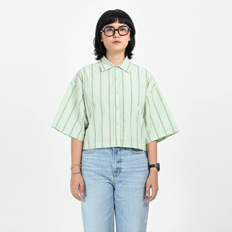 Kemeja Lucia Wanita Greenlight Cropped Oversized Fit C070423 